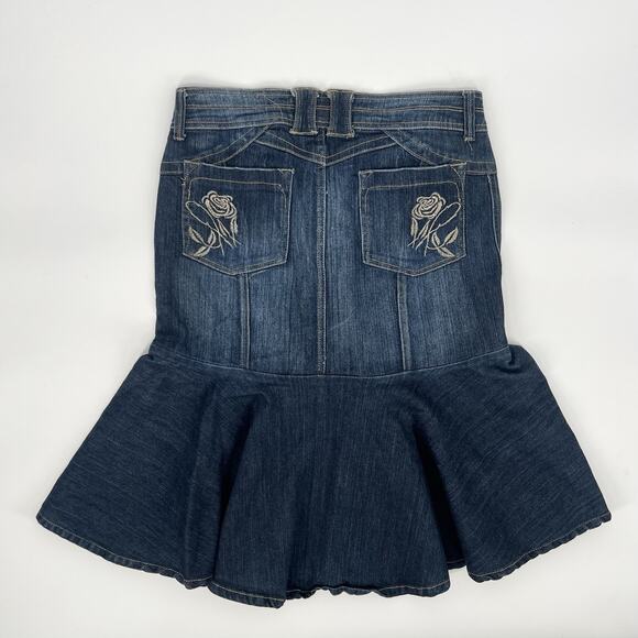 Y2K Candies Low Rise Ruffle Hem Denim Skirt With Embroidery Detail Women Size 5 - Picture 3 of 7